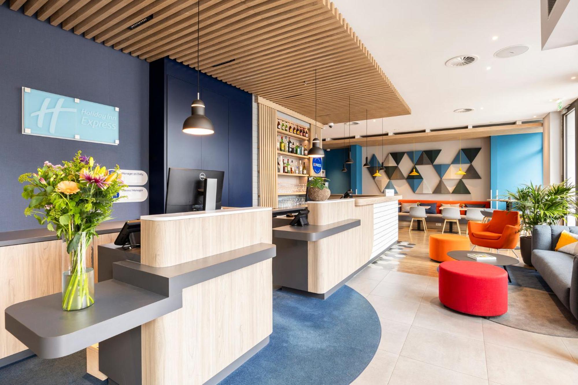 Holiday Inn Express Antwerp - City Centre By Ihg Exterior photo